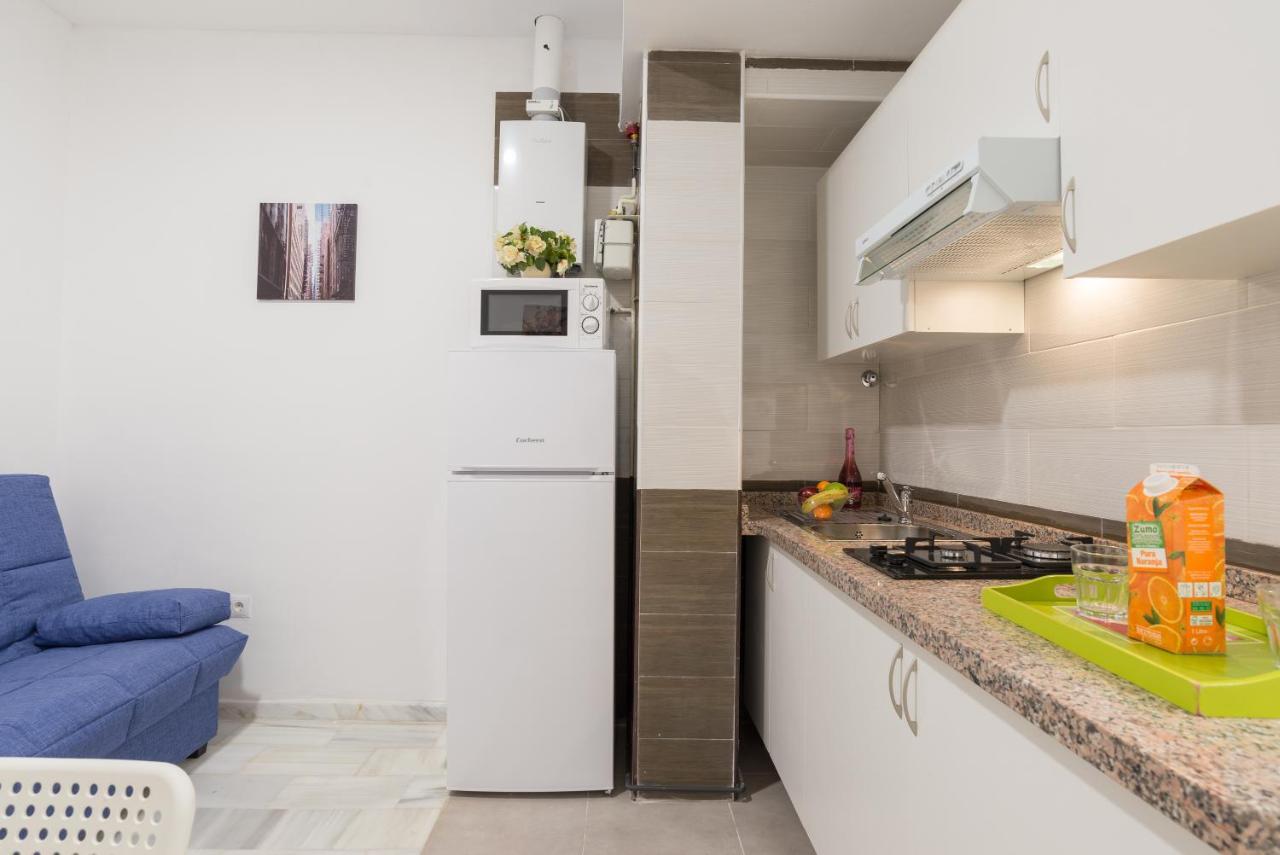 Ole Hostels Malaga Zambrano Bagian luar foto